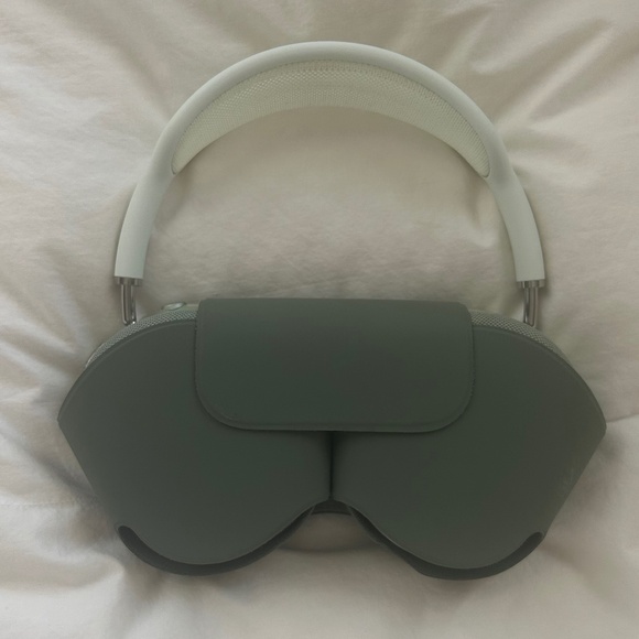 Apple AirPod maxes - Picture 3 of 5